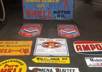 Signs shell mobil ampol